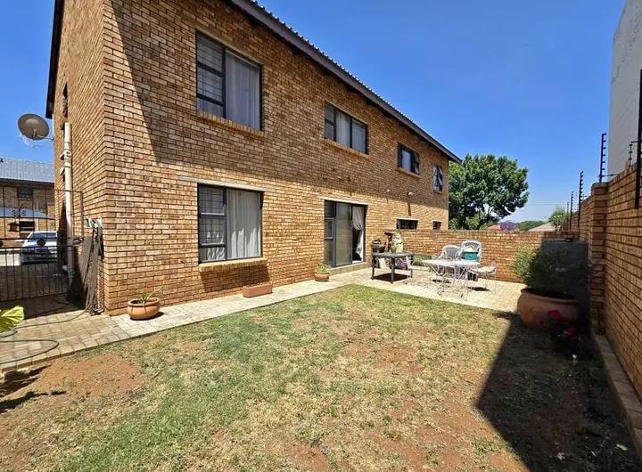 2 Bedroom Property for Sale in Germiston West Gauteng