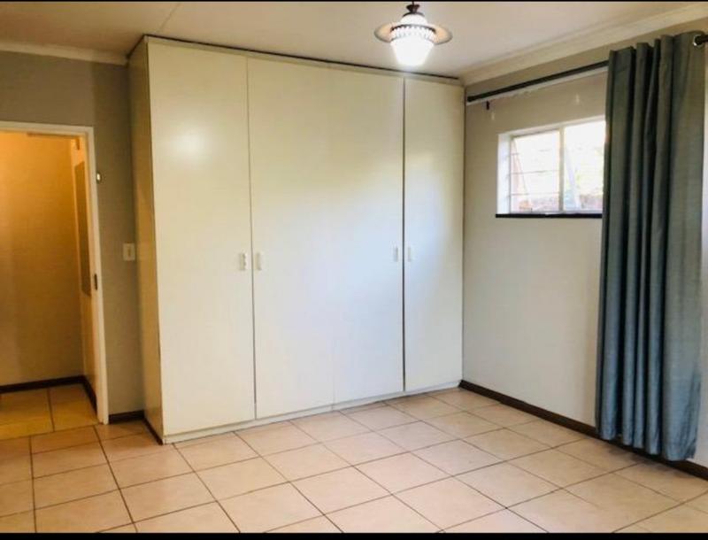 3 Bedroom Property for Sale in Parkhill Gardens Gauteng