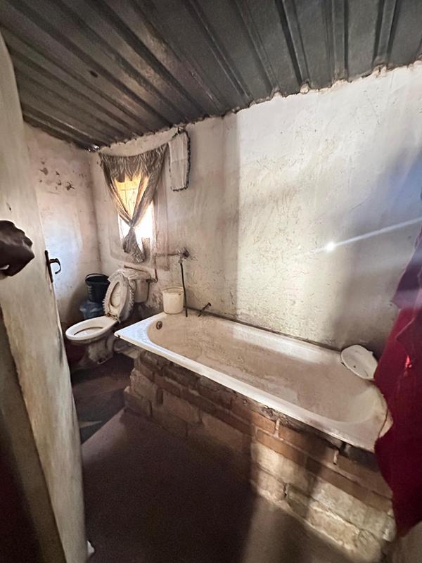 6 Bedroom Property for Sale in Rondebult Gauteng