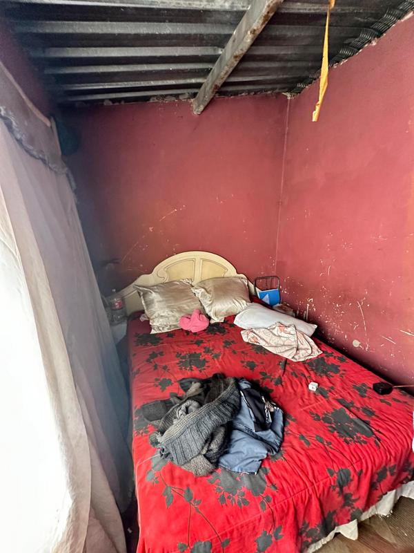 6 Bedroom Property for Sale in Rondebult Gauteng