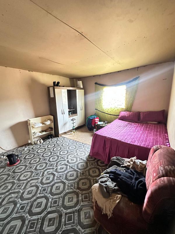 6 Bedroom Property for Sale in Rondebult Gauteng