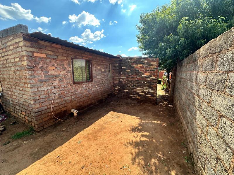 4 Bedroom Property for Sale in Rondebult Gauteng