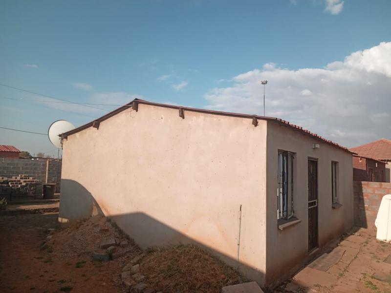 2 Bedroom Property for Sale in Rondebult Gauteng