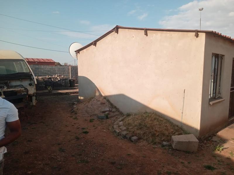 2 Bedroom Property for Sale in Rondebult Gauteng