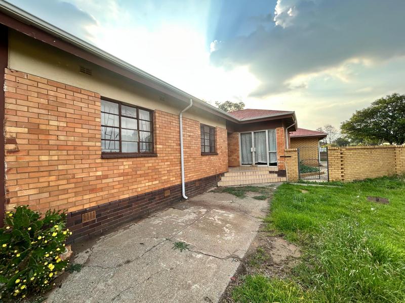 3 Bedroom Property for Sale in Dunnottar Gauteng