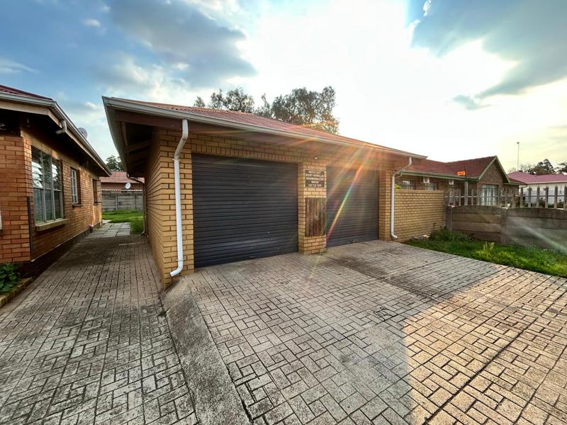 3 Bedroom Property for Sale in Dunnottar Gauteng