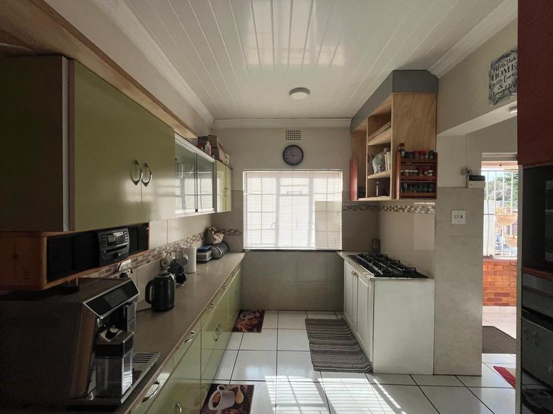 6 Bedroom Property for Sale in Orange Grove Gauteng