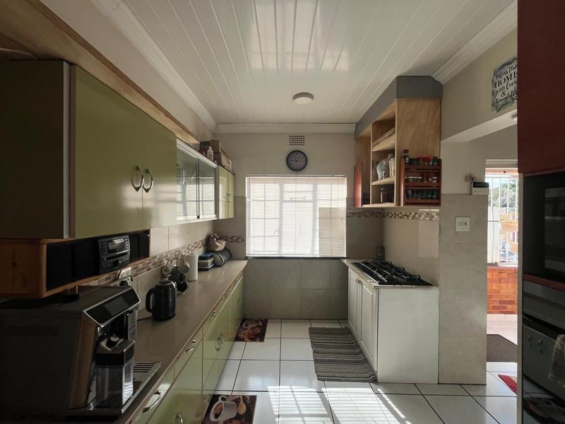 6 Bedroom Property for Sale in Orange Grove Gauteng