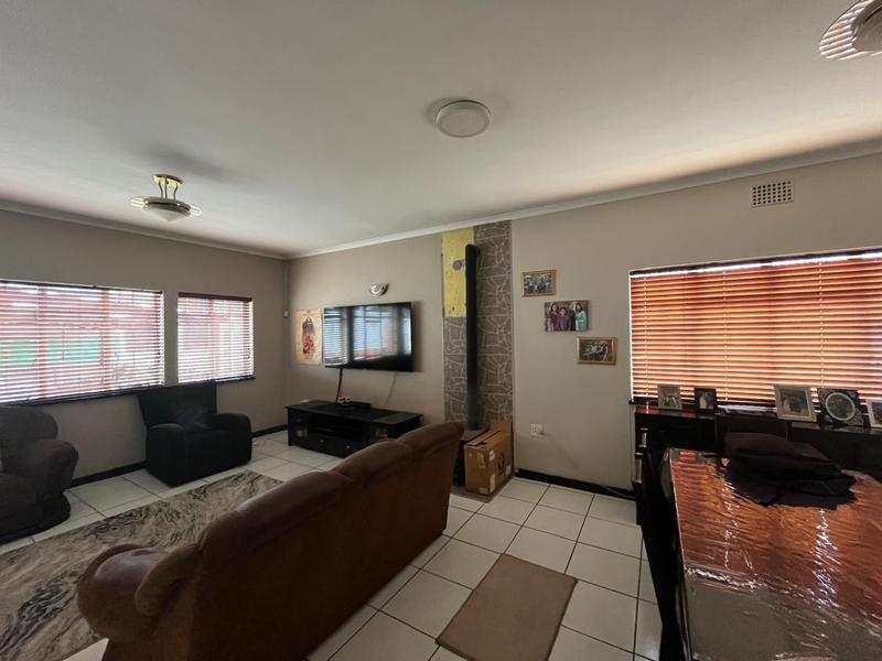 6 Bedroom Property for Sale in Orange Grove Gauteng