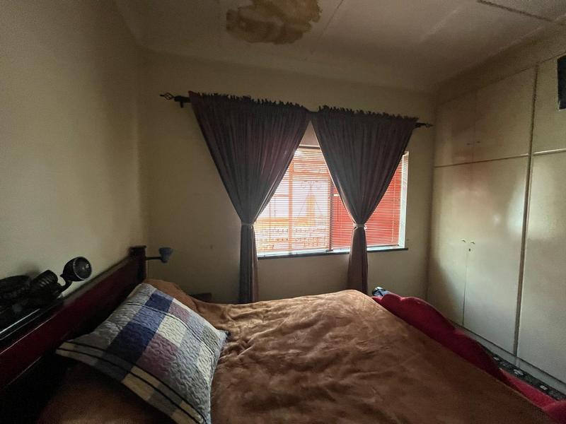 6 Bedroom Property for Sale in Orange Grove Gauteng