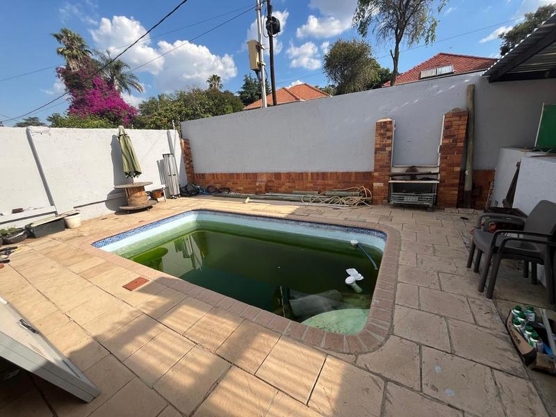 6 Bedroom Property for Sale in Orange Grove Gauteng