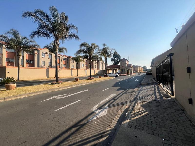 1 Bedroom Property for Sale in Ormonde Gauteng