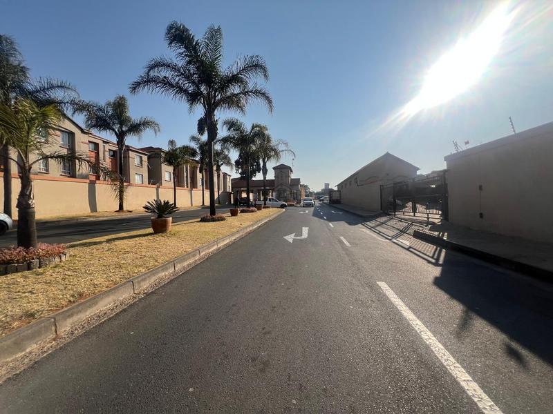 1 Bedroom Property for Sale in Ormonde Gauteng