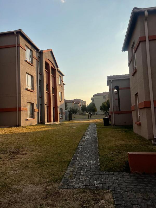 1 Bedroom Property for Sale in Ormonde Gauteng