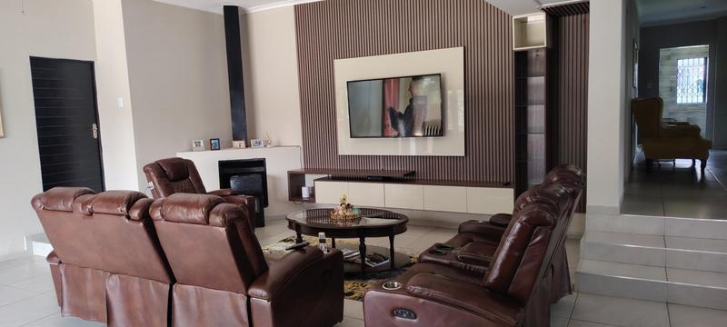 5 Bedroom Property for Sale in Walkerville Gauteng