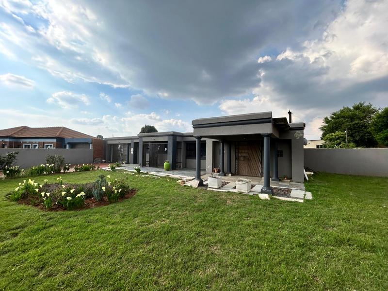 2 Bedroom Property for Sale in Springs Gauteng