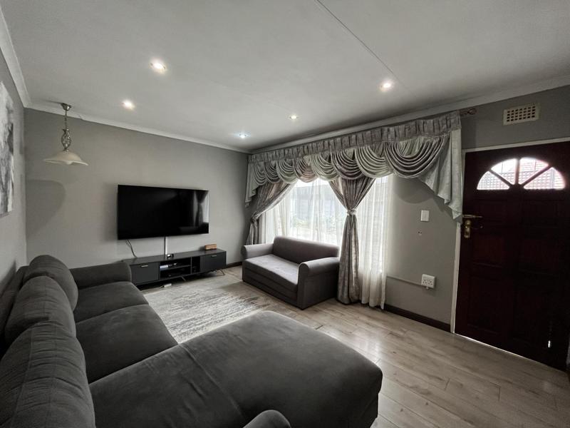 To Let 3 Bedroom Property for Rent in Bonaero Park Gauteng