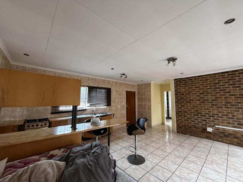 To Let 3 Bedroom Property for Rent in Bonaero Park Gauteng