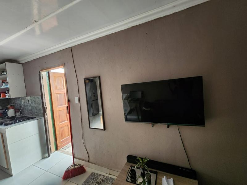 To Let 1 Bedroom Property for Rent in Birchleigh Gauteng