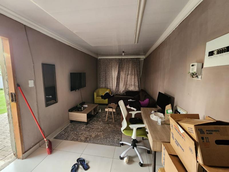 To Let 1 Bedroom Property for Rent in Birchleigh Gauteng