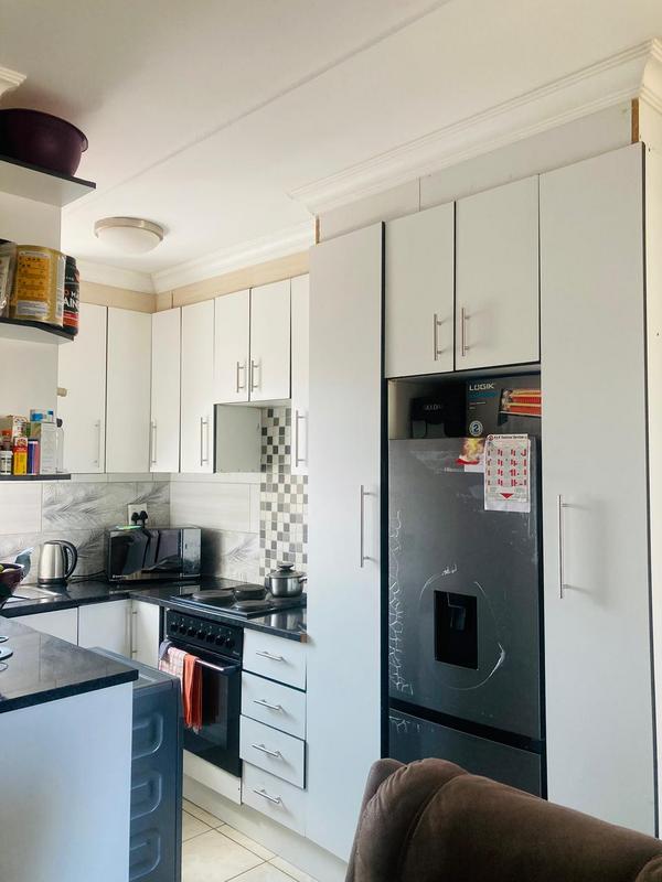 2 Bedroom Property for Sale in Fleurhof Gauteng