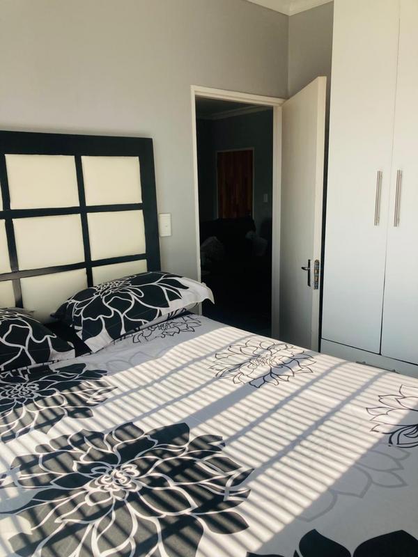 2 Bedroom Property for Sale in Fleurhof Gauteng