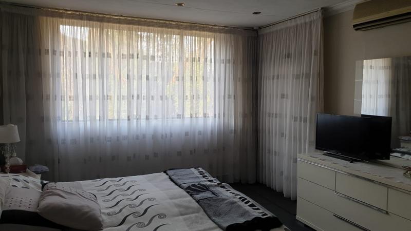 4 Bedroom Property for Sale in Laudium Gauteng