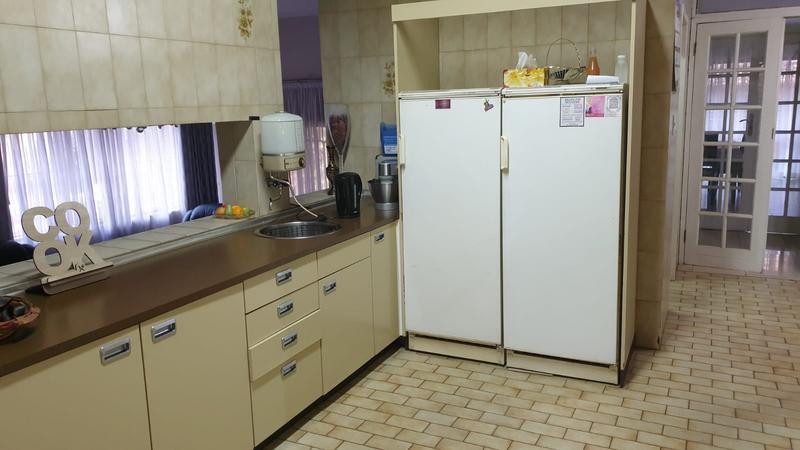 4 Bedroom Property for Sale in Laudium Gauteng