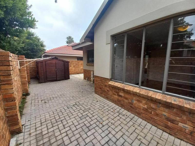 To Let 3 Bedroom Property for Rent in Rooihuiskraal North Gauteng