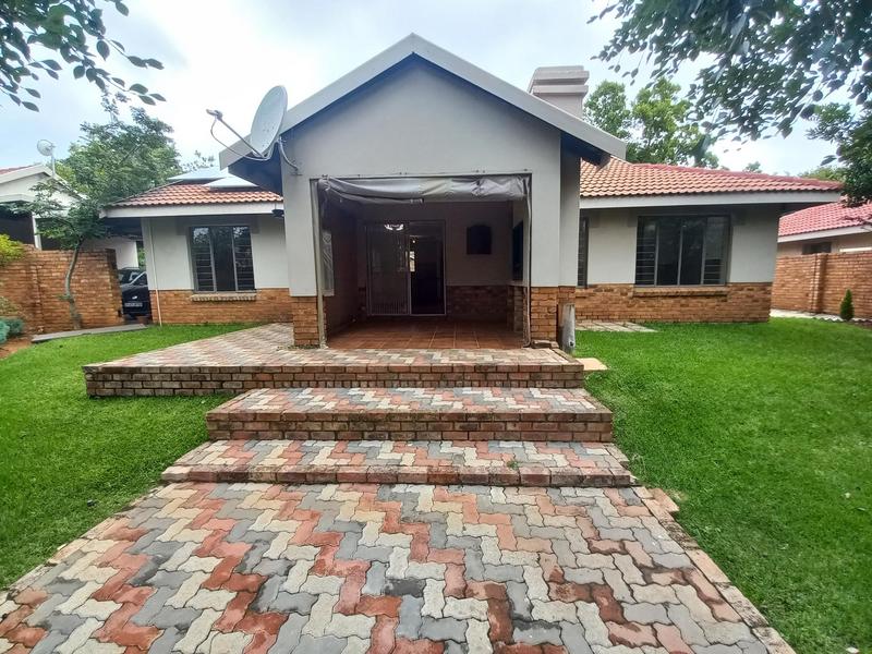 To Let 3 Bedroom Property for Rent in Rooihuiskraal North Gauteng