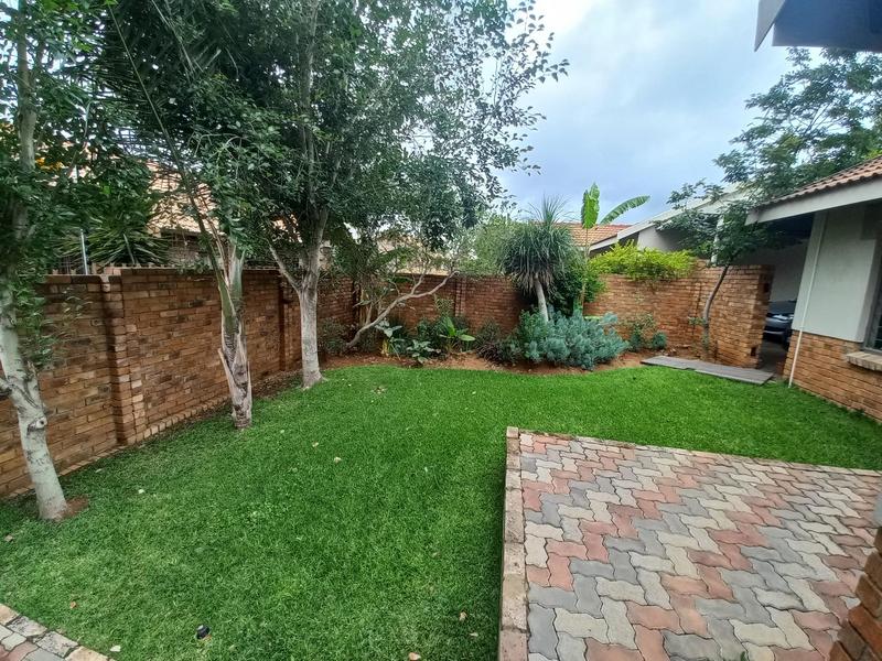 To Let 3 Bedroom Property for Rent in Rooihuiskraal North Gauteng
