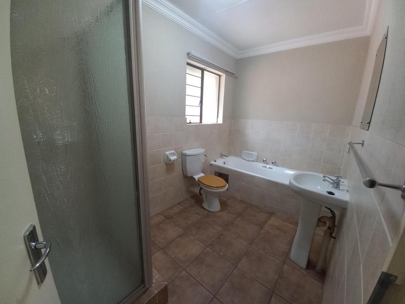 To Let 3 Bedroom Property for Rent in Rooihuiskraal North Gauteng
