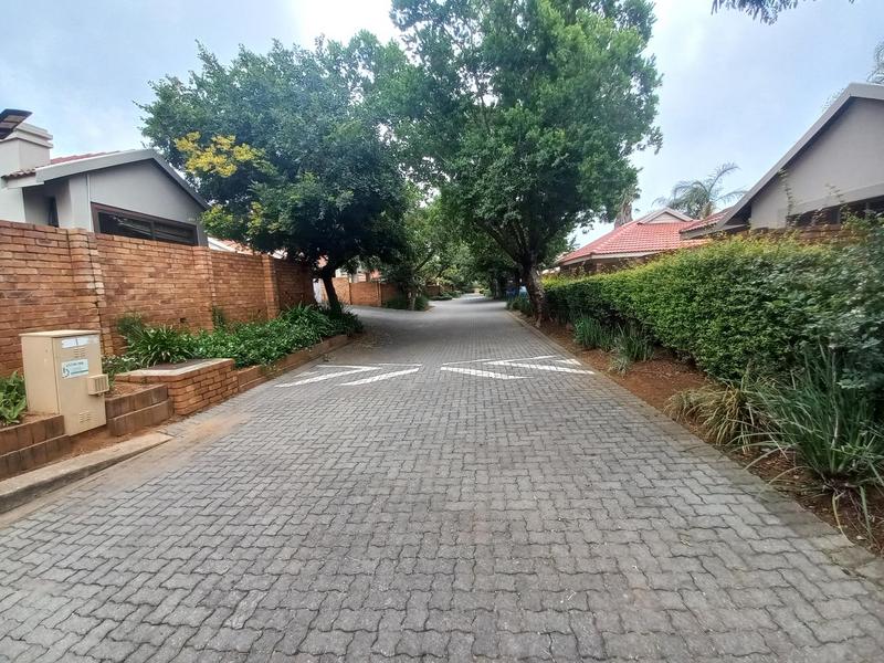 To Let 3 Bedroom Property for Rent in Rooihuiskraal North Gauteng