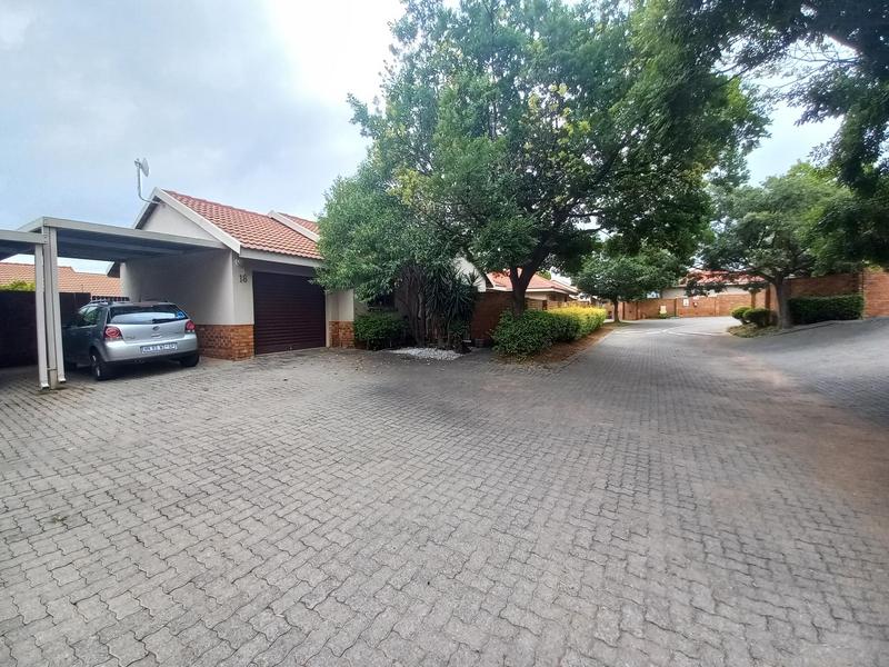 To Let 3 Bedroom Property for Rent in Rooihuiskraal North Gauteng