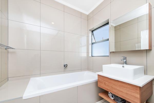 To Let 3 Bedroom Property for Rent in Lonehill Gauteng