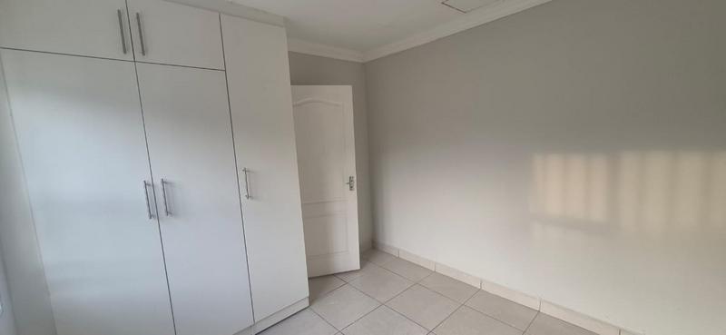 To Let 1 Bedroom Property for Rent in Florida Glen Gauteng