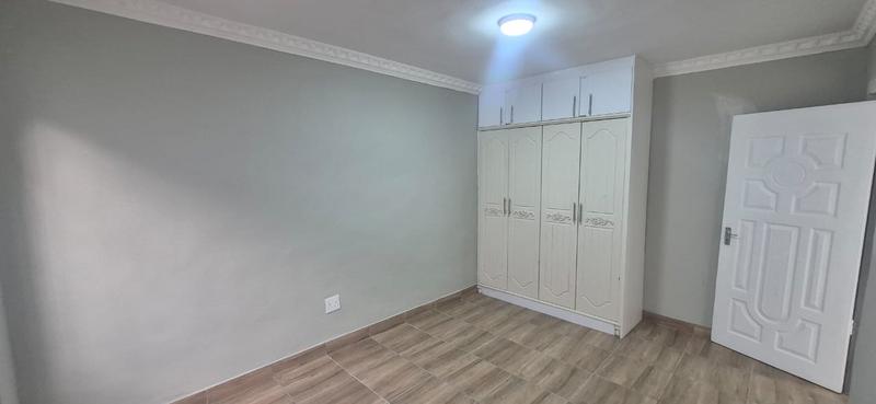 To Let 2 Bedroom Property for Rent in Florida Glen Gauteng