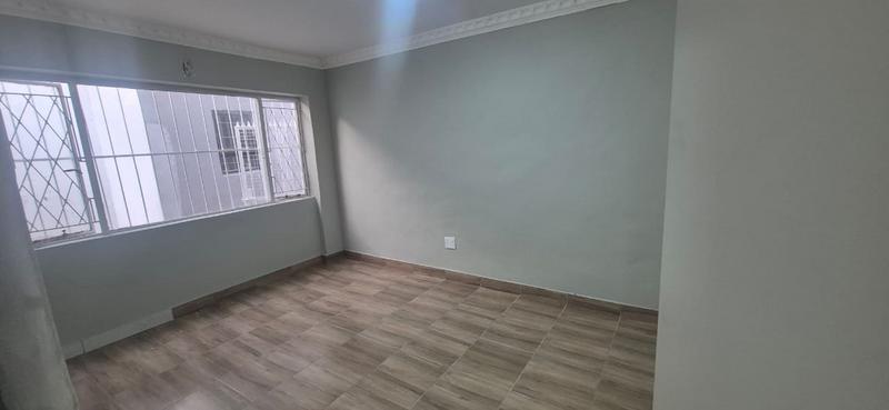 To Let 2 Bedroom Property for Rent in Florida Glen Gauteng
