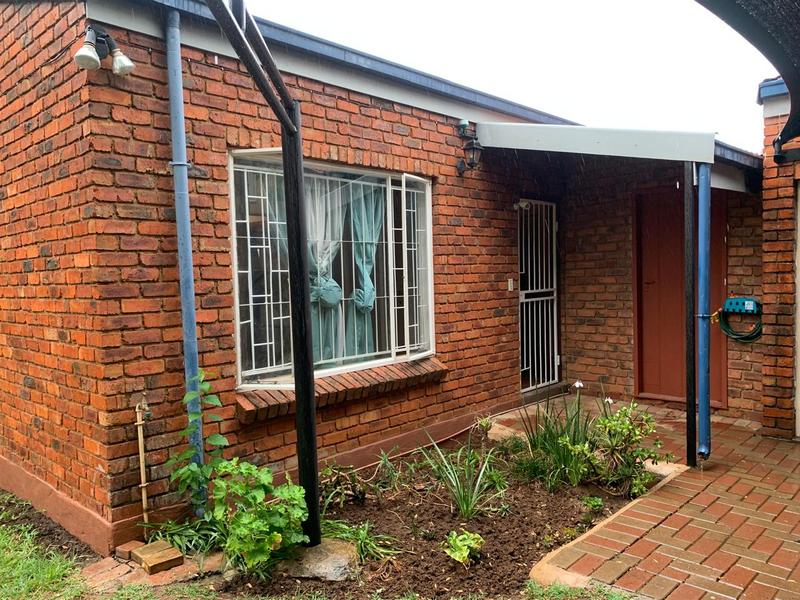 2 Bedroom Property for Sale in Dorandia Gauteng