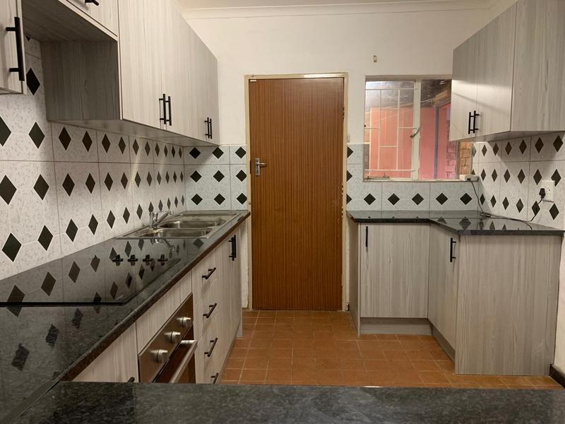 2 Bedroom Property for Sale in Dorandia Gauteng