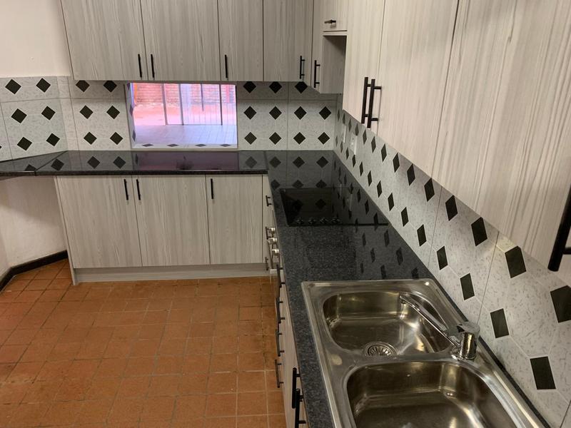 2 Bedroom Property for Sale in Dorandia Gauteng