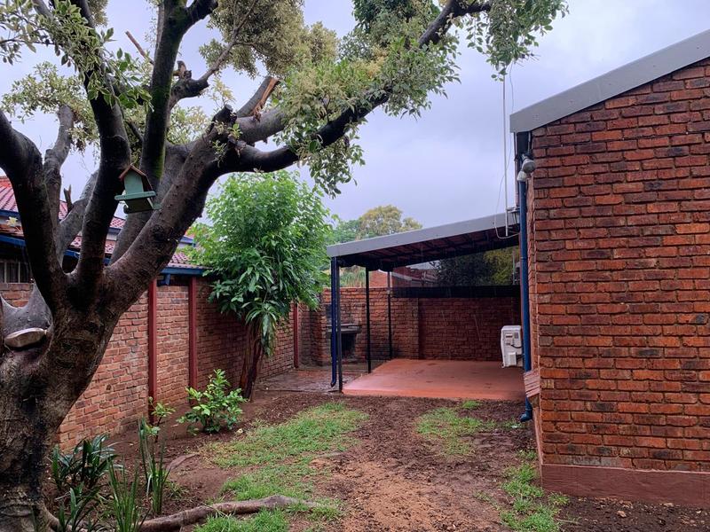 2 Bedroom Property for Sale in Dorandia Gauteng
