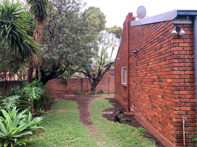 2 Bedroom Property for Sale in Dorandia Gauteng