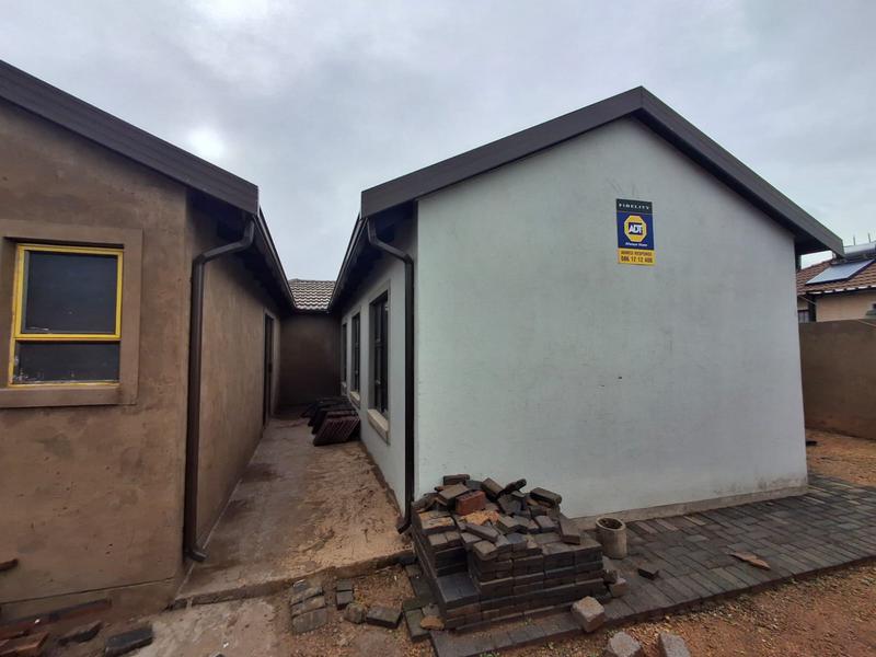 5 Bedroom Property for Sale in Wilfordon Gauteng