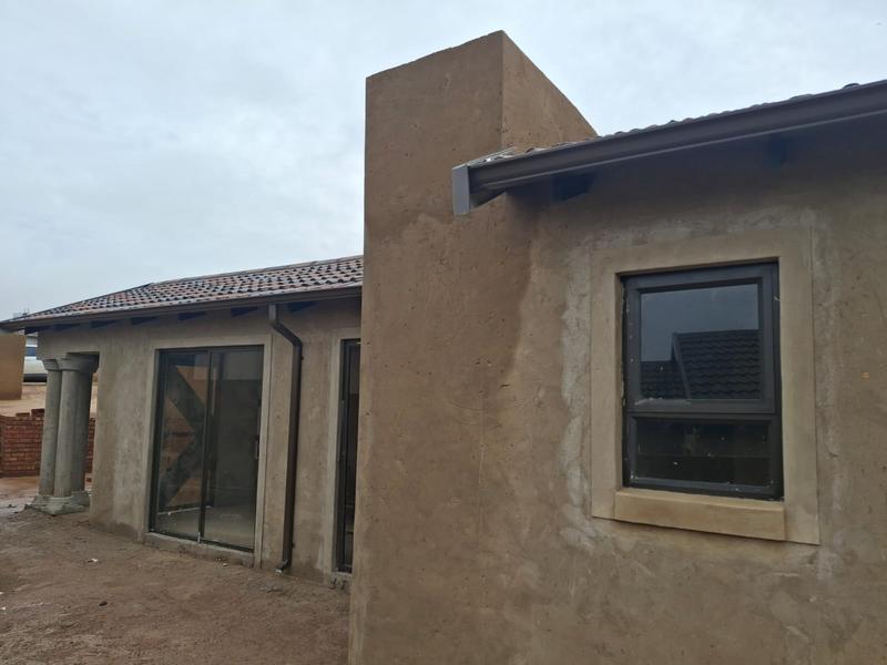5 Bedroom Property for Sale in Wilfordon Gauteng