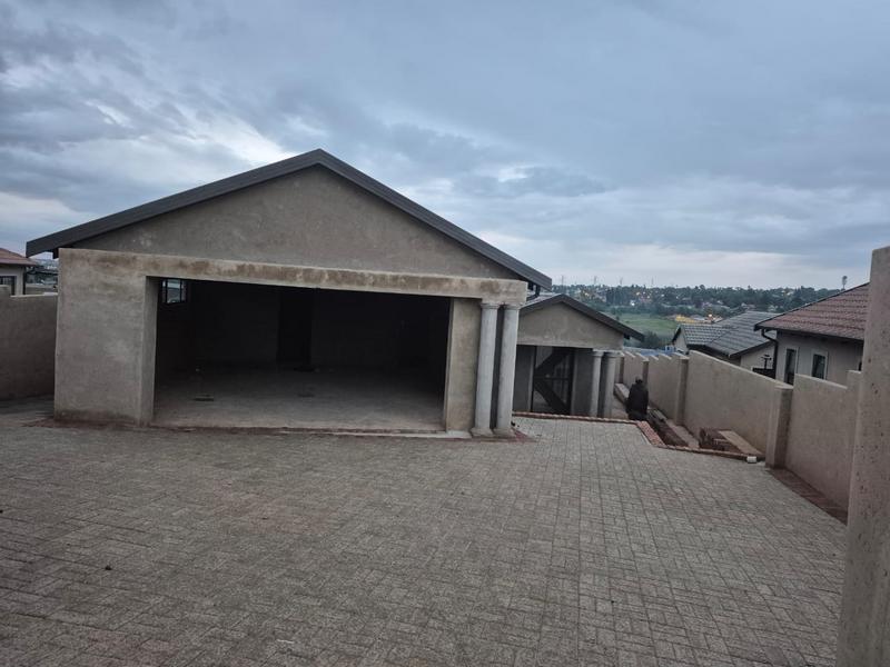 5 Bedroom Property for Sale in Wilfordon Gauteng