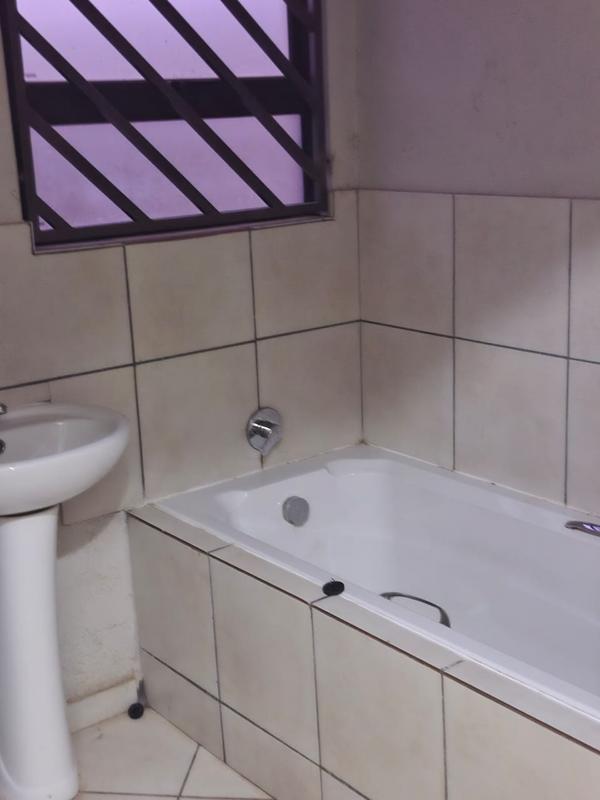 5 Bedroom Property for Sale in Wilfordon Gauteng