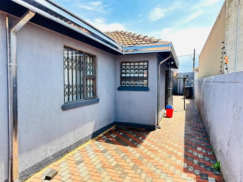 To Let 3 Bedroom Property for Rent in Vosloorus Gauteng