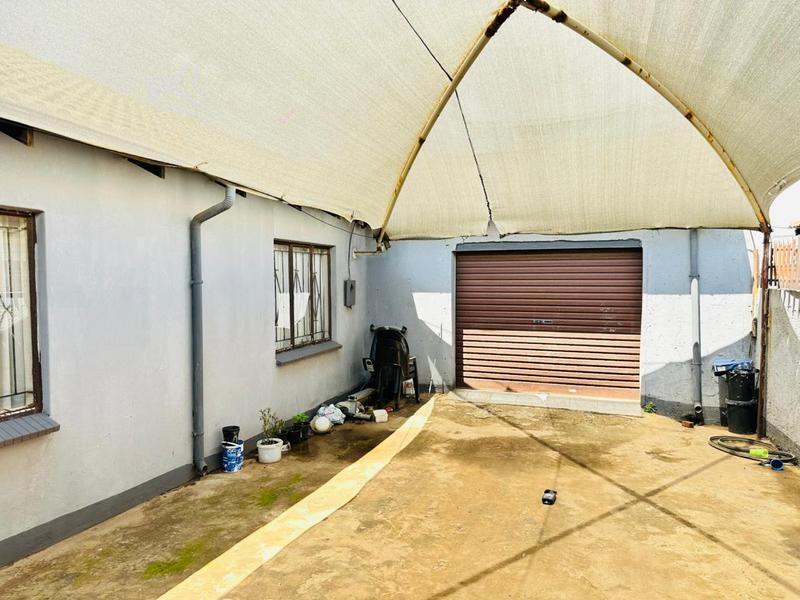 To Let 3 Bedroom Property for Rent in Vosloorus Gauteng