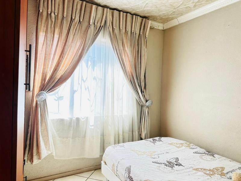 To Let 3 Bedroom Property for Rent in Vosloorus Gauteng